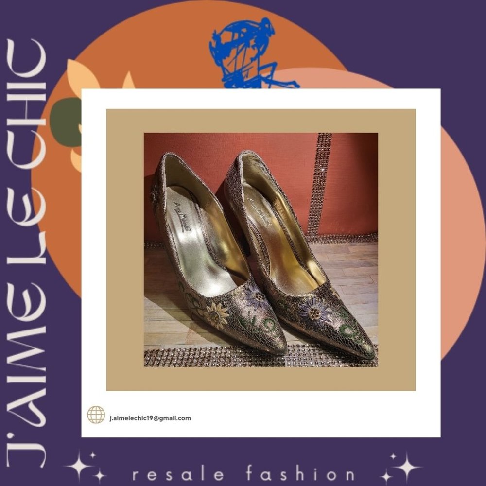 Anne Michelle Metallic Gold with Floral Threaded Design Heels